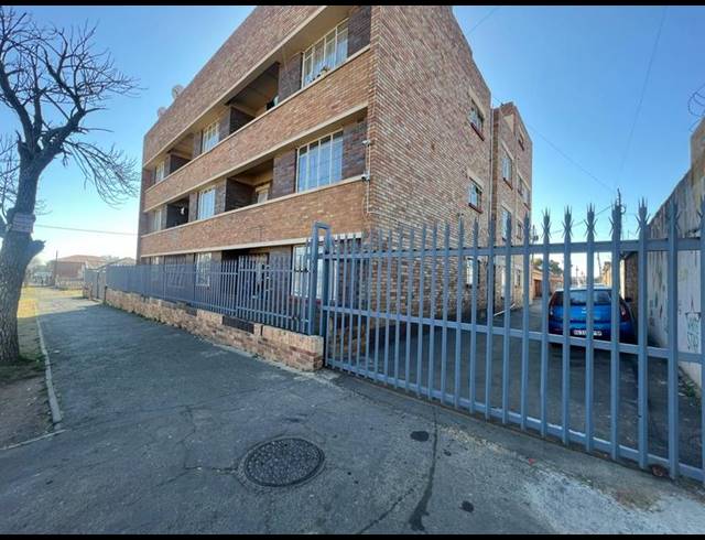 1 BEDROOM APARTMENT FOR SALE IN KENILWORTH